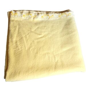 Vtg Sears Morgan Weave Thermal Acrylic Floral Edge Trim  Around Blanket Yellow